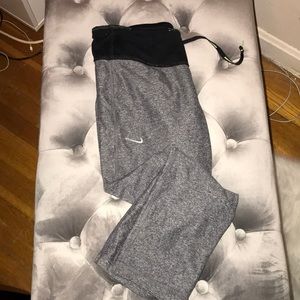 Nike crop leggings! Size M! Black and grey!